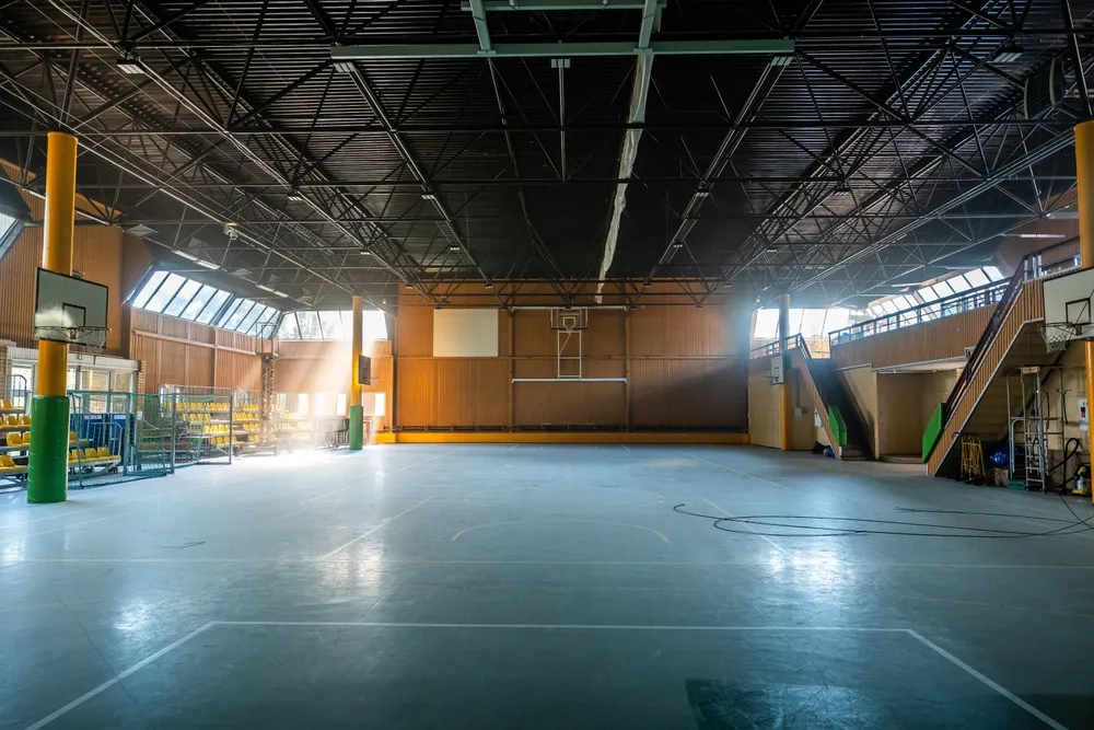 Ampia palestra di un centro sportivo