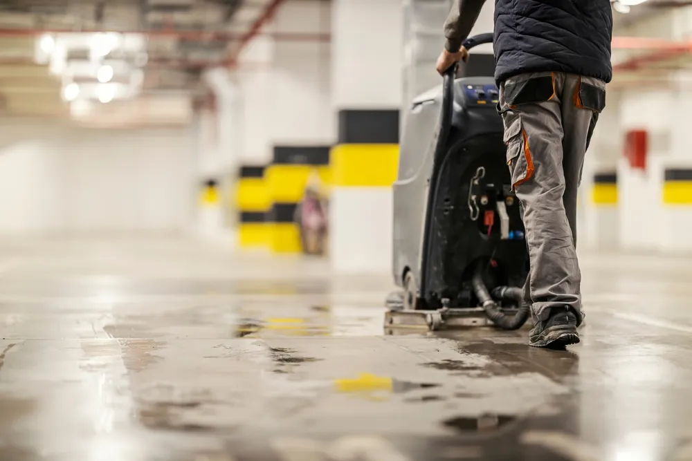 Pulizia parcheggi a Reggio Emilia